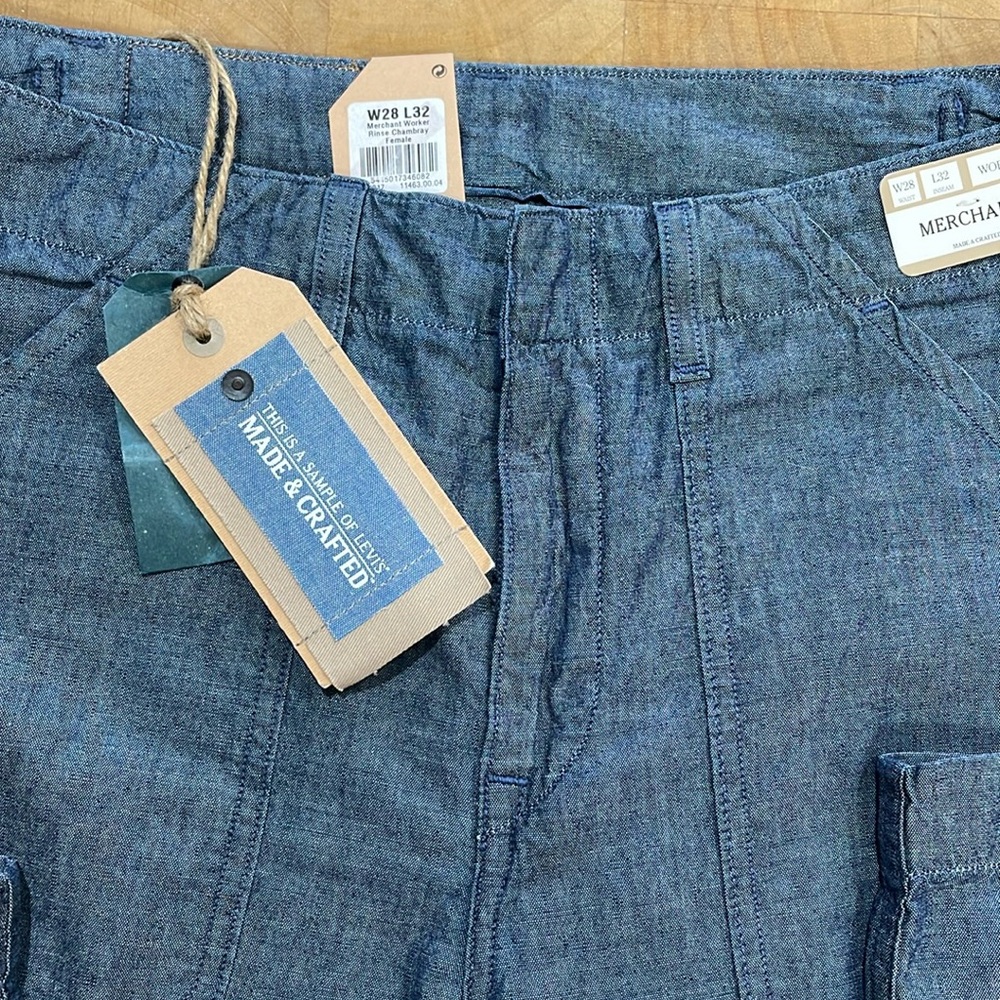 NWT-Levi’s women’s lightweight Made and Crafted jeans- Sz 28/32